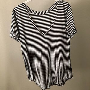 Lululemon Striped V-Neck Love Tee Size 6/8
